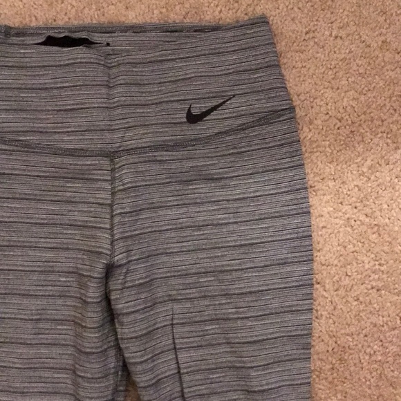 Nike Dri Fit tights - Picture 2 of 4